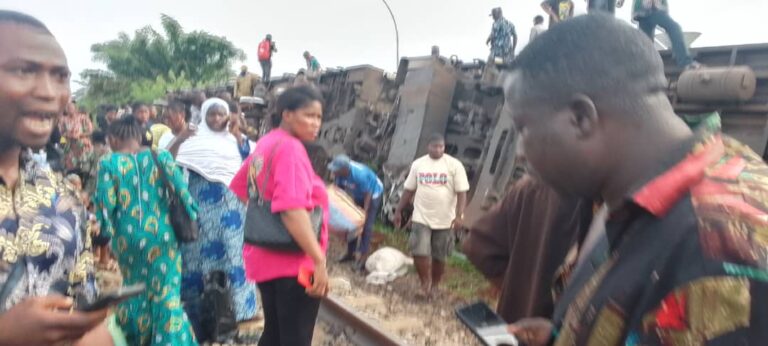 Senator, former SSG survive as Warri–Itakpe train crash kills four, injures 24 Senator, former SSG survive as Warri–Itakpe train crash kills four, injures 24