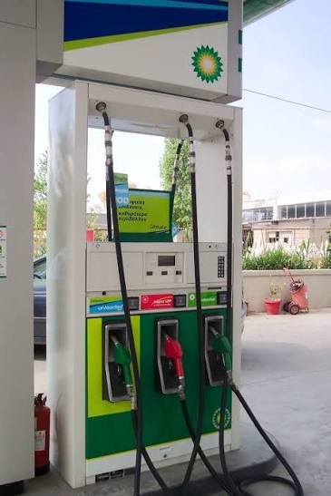 FG, Dangote refinery, marketers meet over fair fuel pricing FG, Dangote refinery, marketers meet over fair fuel pricing
